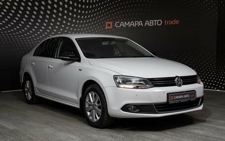 Volkswagen Jetta VI, 2013 год, 1 307 900 рублей, 3 фотография