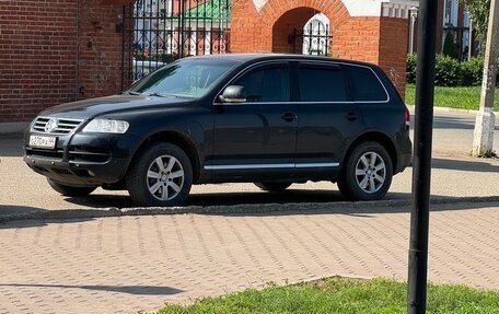 Volkswagen Touareg III, 2004 год, 725 000 рублей, 2 фотография