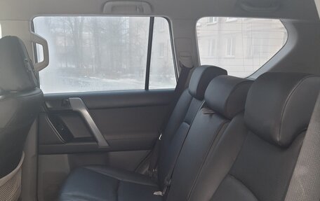 Toyota Land Cruiser Prado 150 рестайлинг 2, 2010 год, 2 390 000 рублей, 10 фотография