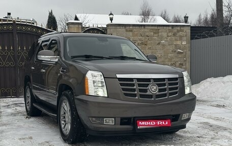 Cadillac Escalade III, 2011 год, 2 640 000 рублей, 1 фотография