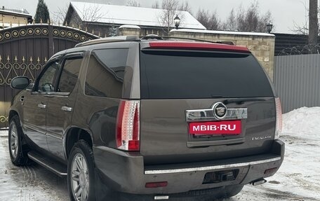 Cadillac Escalade III, 2011 год, 2 640 000 рублей, 5 фотография