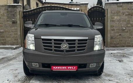 Cadillac Escalade III, 2011 год, 2 640 000 рублей, 2 фотография