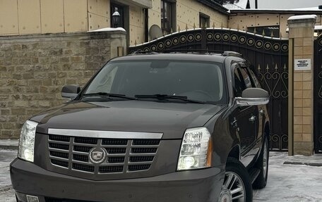 Cadillac Escalade III, 2011 год, 2 640 000 рублей, 3 фотография