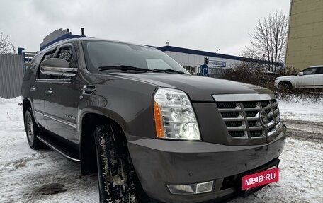 Cadillac Escalade III, 2011 год, 2 640 000 рублей, 14 фотография