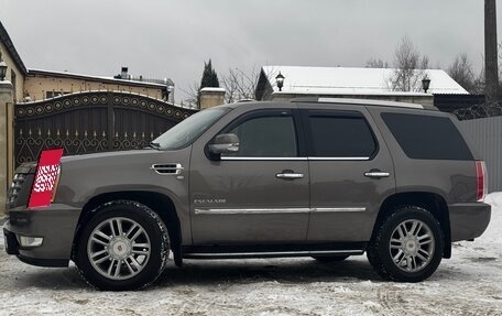 Cadillac Escalade III, 2011 год, 2 640 000 рублей, 10 фотография