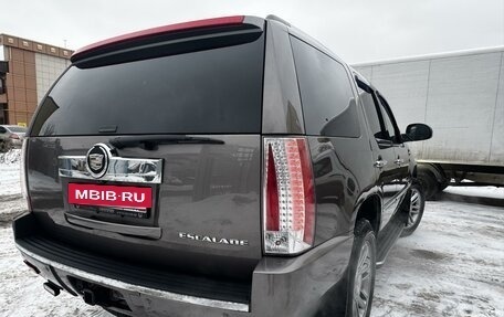 Cadillac Escalade III, 2011 год, 2 640 000 рублей, 13 фотография