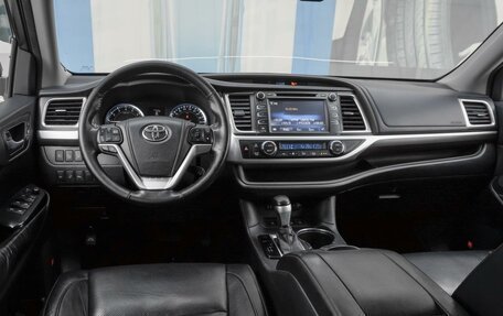 Toyota Highlander III, 2014 год, 2 999 000 рублей, 6 фотография