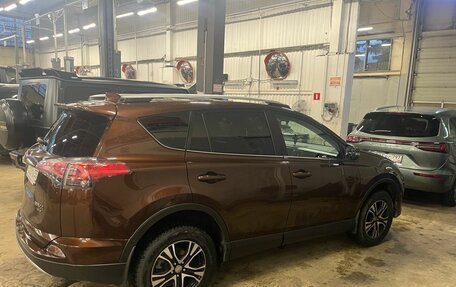 Toyota RAV4, 2017 год, 2 700 000 рублей, 4 фотография