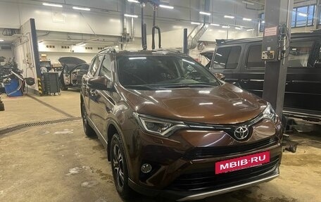 Toyota RAV4, 2017 год, 2 700 000 рублей, 20 фотография