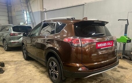 Toyota RAV4, 2017 год, 2 700 000 рублей, 21 фотография