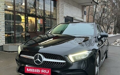 Mercedes-Benz A-Класс, 2019 год, 2 750 000 рублей, 2 фотография