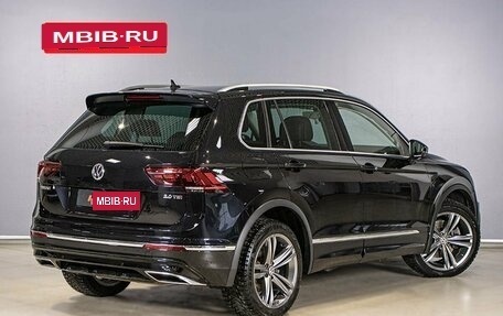 Volkswagen Tiguan II, 2018 год, 3 141 500 рублей, 2 фотография