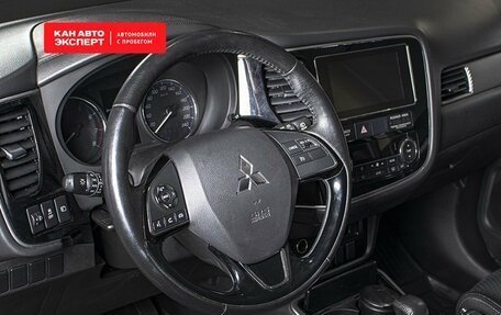 Mitsubishi Outlander III рестайлинг 3, 2017 год, 2 177 200 рублей, 4 фотография