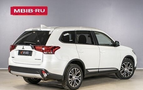 Mitsubishi Outlander III рестайлинг 3, 2017 год, 2 177 200 рублей, 2 фотография