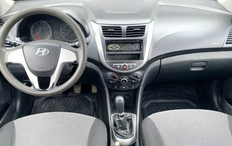 Hyundai Solaris II рестайлинг, 2013 год, 580 000 рублей, 14 фотография