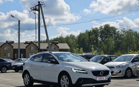 Volvo V40 Cross Country I, 2017 год, 1 500 000 рублей, 3 фотография