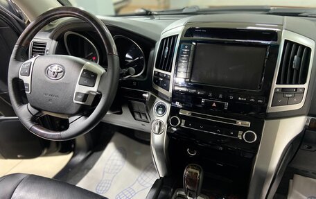 Toyota Land Cruiser 200, 2012 год, 4 299 000 рублей, 28 фотография