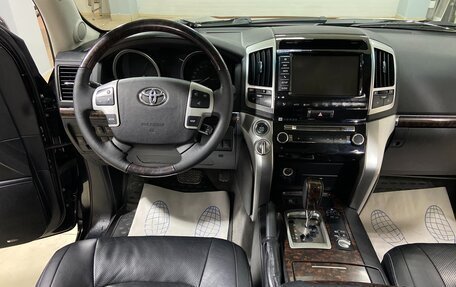 Toyota Land Cruiser 200, 2012 год, 4 299 000 рублей, 30 фотография