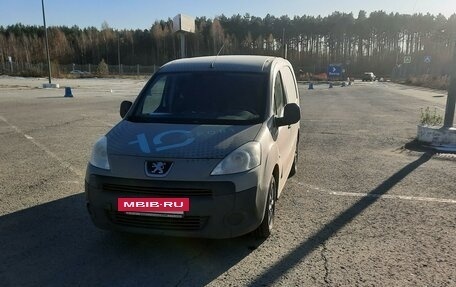 Peugeot Partner II рестайлинг 2, 2011 год, 569 000 рублей, 2 фотография