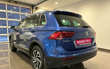 Volkswagen Tiguan II, 2018 год, 2 580 000 рублей, 2 фотография