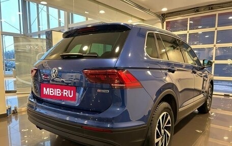 Volkswagen Tiguan II, 2018 год, 2 580 000 рублей, 4 фотография