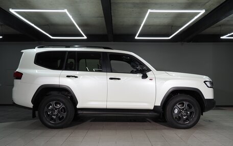 Toyota Land Cruiser, 2024 год, 13 800 000 рублей, 8 фотография