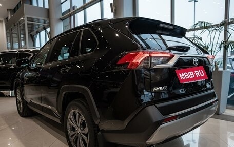 Toyota RAV4, 2024 год, 5 990 000 рублей, 4 фотография