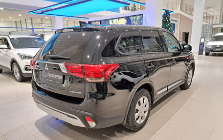 Mitsubishi Outlander III рестайлинг 3, 2020 год, 2 349 000 рублей, 5 фотография