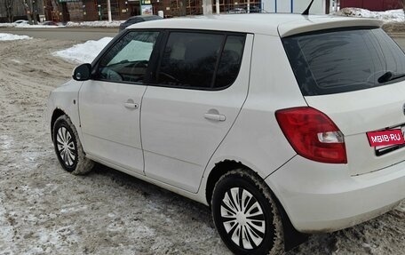 Skoda Fabia II, 2011 год, 420 000 рублей, 3 фотография