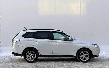 Mitsubishi Outlander III рестайлинг 3, 2013 год, 890 000 рублей, 4 фотография