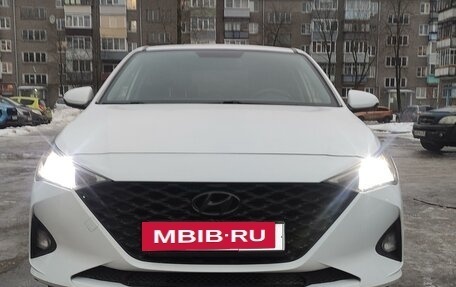 Hyundai Solaris II рестайлинг, 2021 год, 1 100 000 рублей, 2 фотография