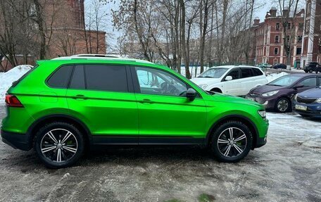 Volkswagen Tiguan II, 2017 год, 2 800 000 рублей, 2 фотография