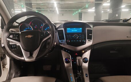 Chevrolet Cruze II, 2011 год, 680 000 рублей, 15 фотография