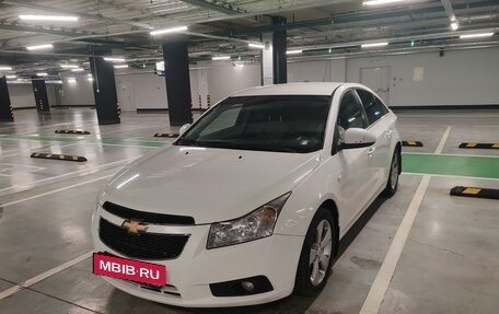 Chevrolet Cruze II, 2011 год, 680 000 рублей, 2 фотография