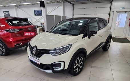 Renault Kaptur I рестайлинг, 2017 год, 1 484 000 рублей, 2 фотография