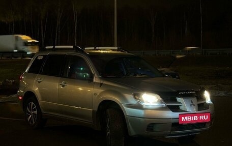 Mitsubishi Outlander III рестайлинг 3, 2004 год, 600 000 рублей, 2 фотография