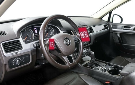 Volkswagen Touareg III, 2011 год, 2 049 000 рублей, 13 фотография