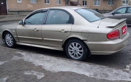 Hyundai Sonata IV рестайлинг, 2005 год, 300 000 рублей, 1 фотография