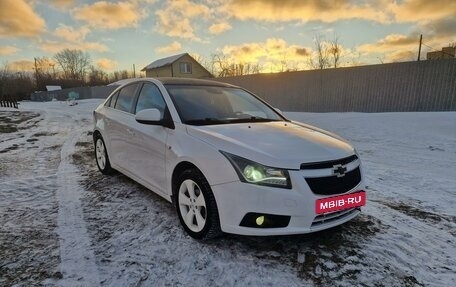 Chevrolet Cruze II, 2009 год, 645 000 рублей, 3 фотография