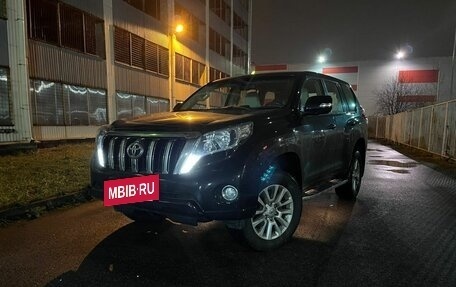 Toyota Land Cruiser Prado 150 рестайлинг 2, 2014 год, 3 699 000 рублей, 3 фотография