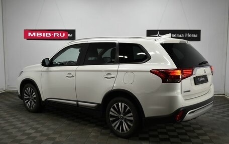 Mitsubishi Outlander III рестайлинг 3, 2018 год, 2 190 000 рублей, 4 фотография