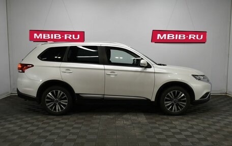 Mitsubishi Outlander III рестайлинг 3, 2018 год, 2 190 000 рублей, 8 фотография