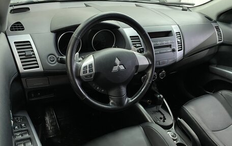 Mitsubishi Outlander III рестайлинг 3, 2012 год, 1 249 000 рублей, 4 фотография