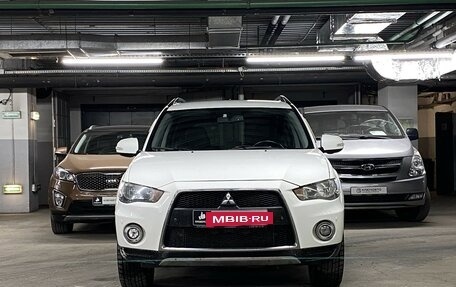 Mitsubishi Outlander III рестайлинг 3, 2012 год, 1 249 000 рублей, 2 фотография