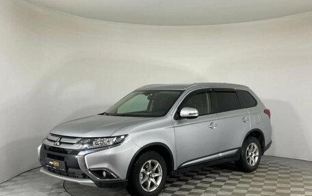 Mitsubishi Outlander III рестайлинг 3, 2018 год, 1 850 000 рублей, 1 фотография