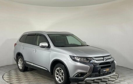 Mitsubishi Outlander III рестайлинг 3, 2018 год, 1 850 000 рублей, 3 фотография