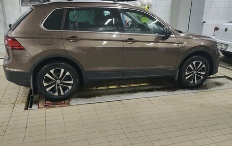 Volkswagen Tiguan II, 2019 год, 2 950 000 рублей, 3 фотография