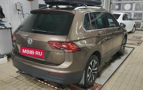 Volkswagen Tiguan II, 2019 год, 2 950 000 рублей, 2 фотография