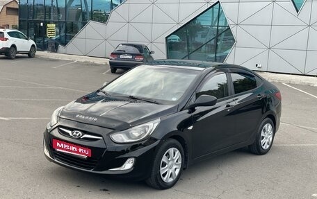 Hyundai Solaris II рестайлинг, 2011 год, 900 000 рублей, 4 фотография