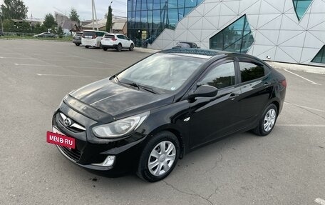 Hyundai Solaris II рестайлинг, 2011 год, 900 000 рублей, 2 фотография